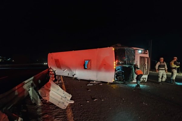 Guanajuato Capital: Volcadura en Los Nicolases deja 7 lesionados