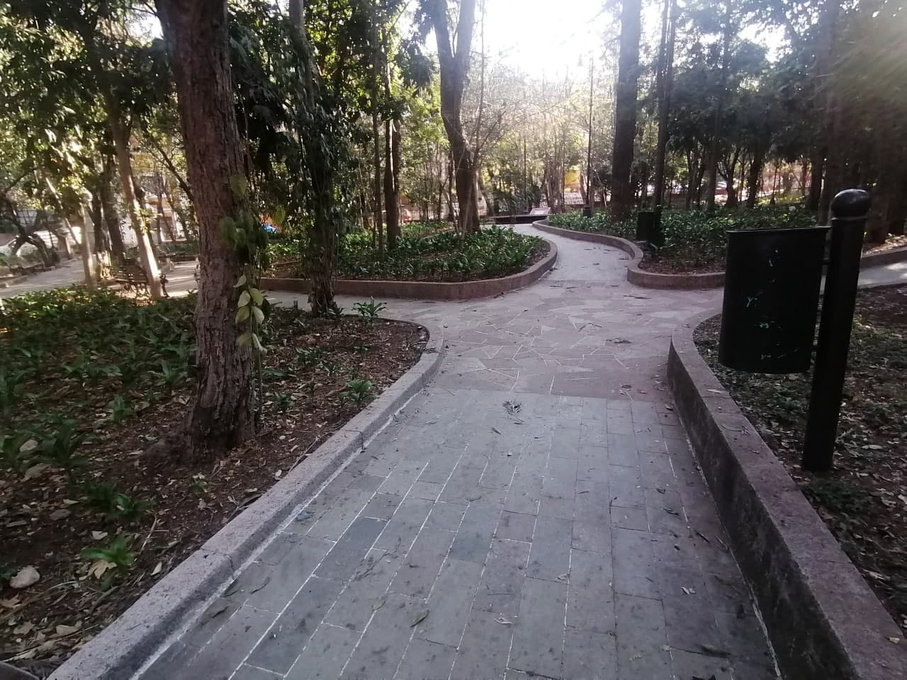 Jardín Florencio Antillón en Guanajuato Capital  cae en el  abandono