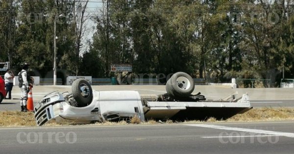 Se vuelca camión en el Libramiento Norte de Irapuato; es el tercero en tres días