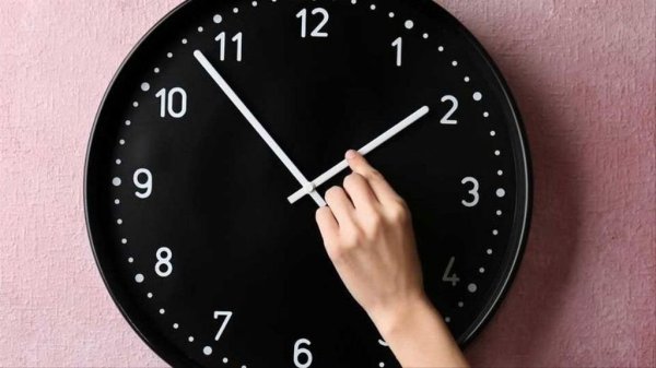 ¿Cuándo es el cambio de horario? ¿Se atrasa o se adelanta el reloj?