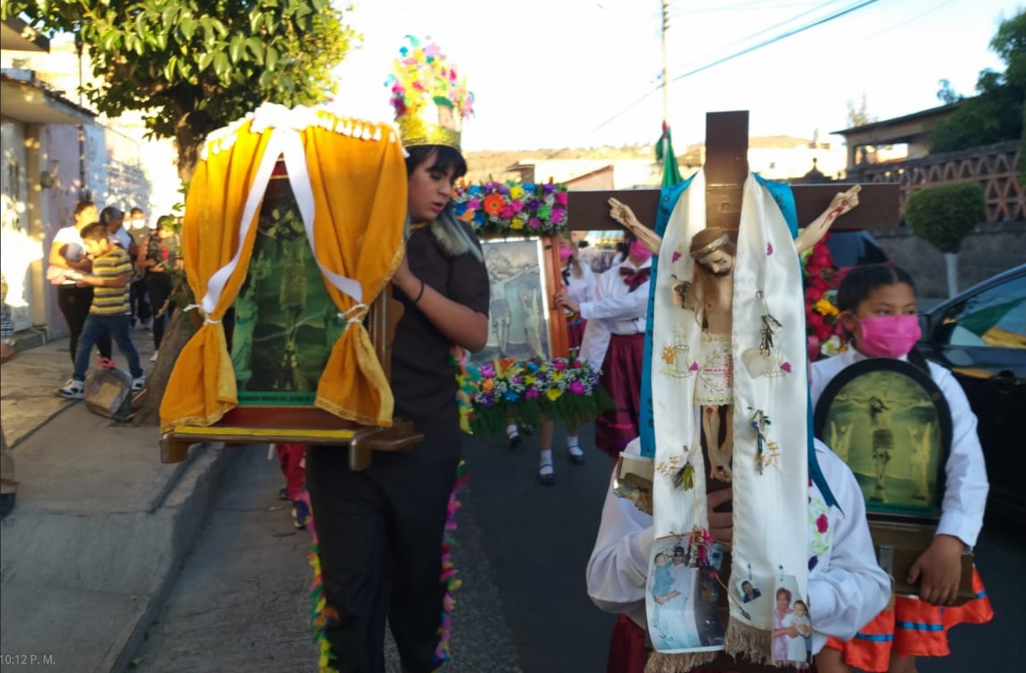 Colonias de Acámbaro celebran al Señor de Araró entre música y danzantes