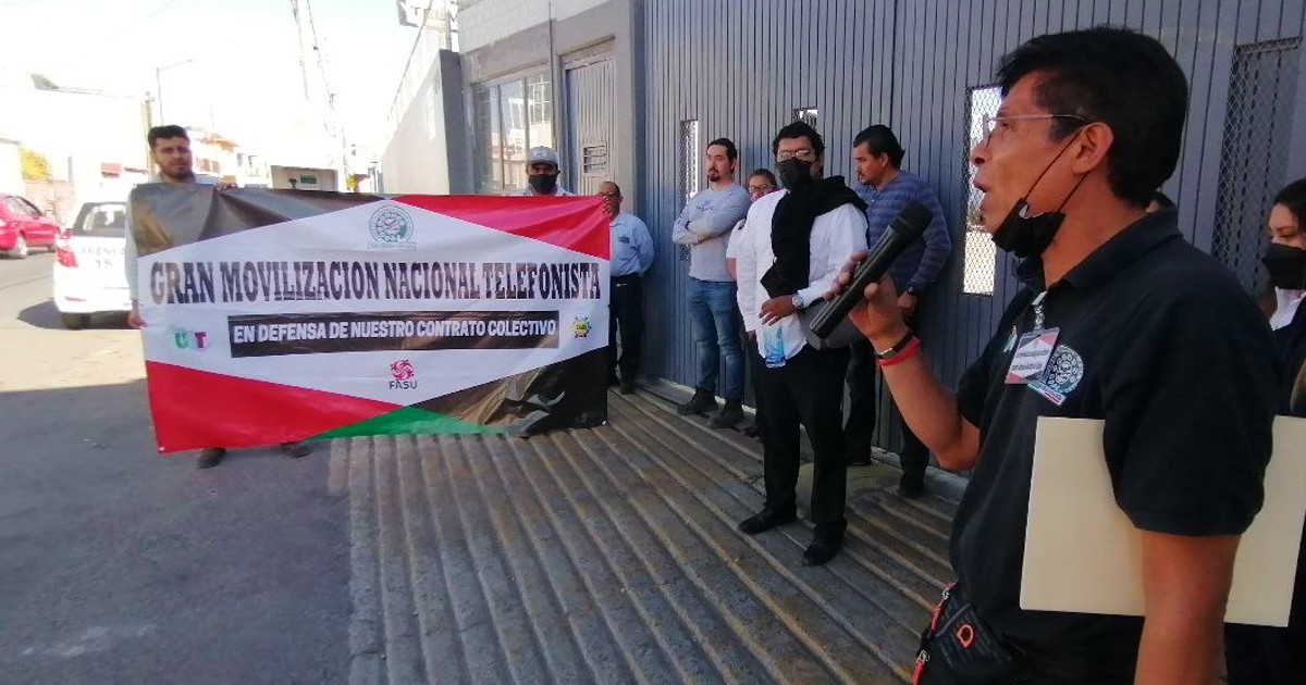 Trabajadores de Telmex protestan por incumplimiento del contrato colectivo