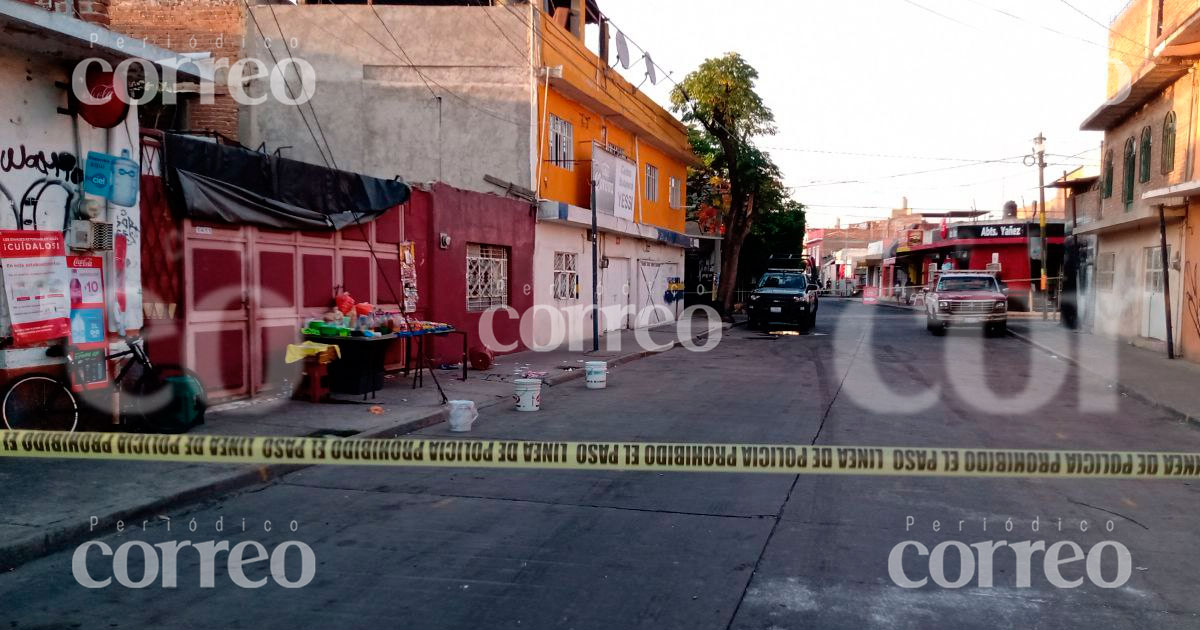 León: Hombre intenta huir de sus atacantes, lo balean a él y a una mujer