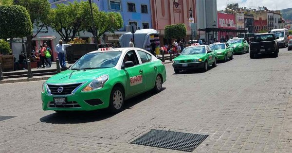 Incremento en la gasolina ya afecta a los taxistas de Guanajuato