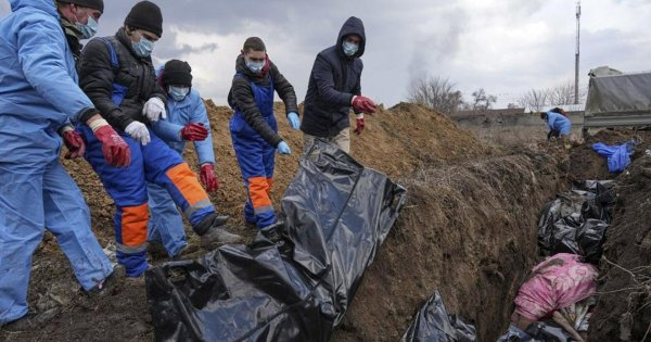 Mariúpol suma cinco mil muertos y acusan a Rusia de llevarse civiles a su territorio