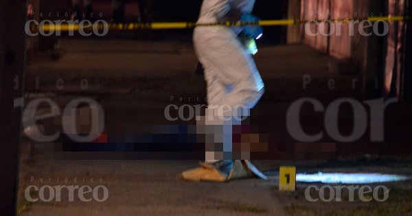 Asesinan a un hombre al salir de un Oxxo en la colonia Casa Blanca, León