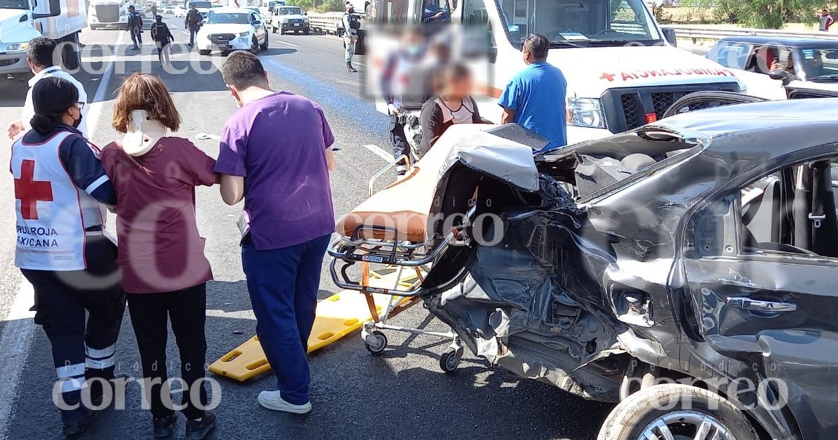 Accidente en carretera Irapuato-León deja dos mujeres heridas y desata tráfico