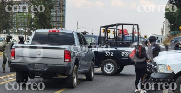 Ejecutan a dos hombres afuera de una tienda de conveniencia en Uriangato