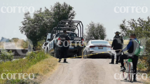 Encuentran el cadáver de un hombre flotando en canal de Coria, Irapuato