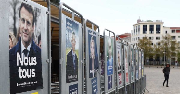 Bajo la mira internacional, Francia inicia elecciones presidenciales