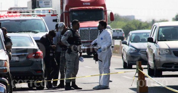 Cuerpo es arrollado por varios vehículos en la Celaya-Salamanca