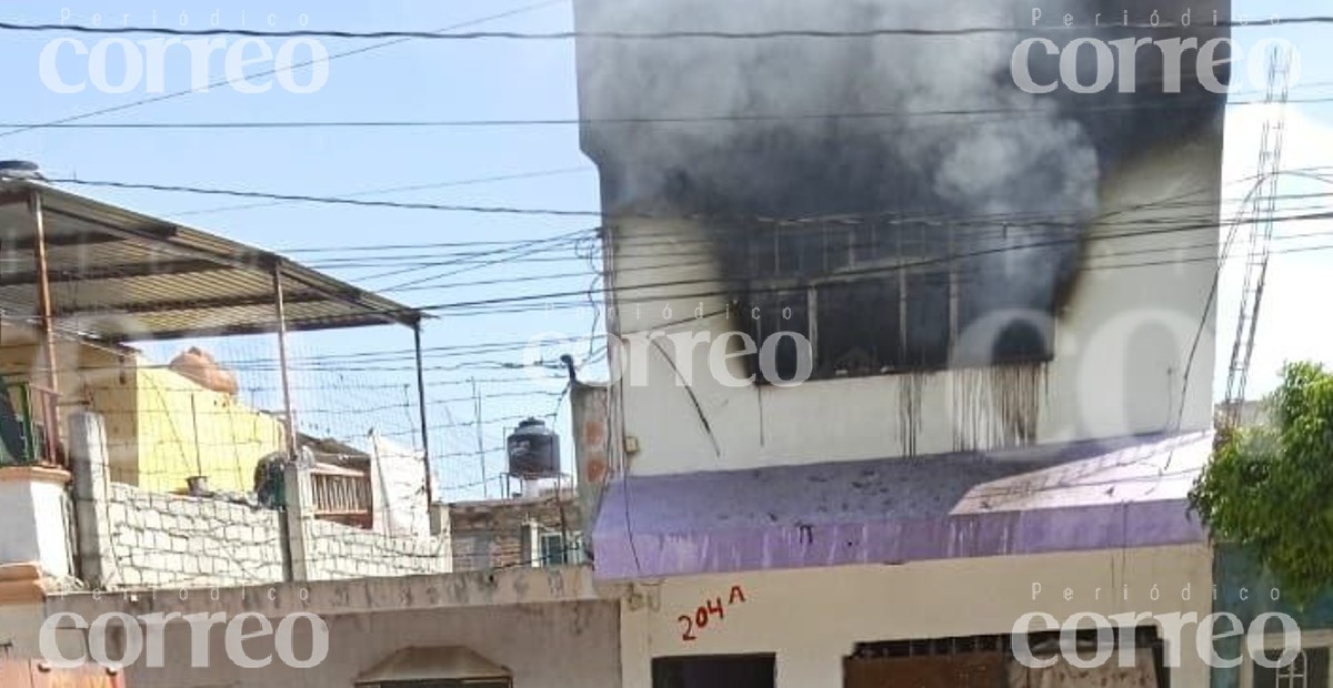 Incendio consume vivienda en la colonia Guadalupe en Celaya