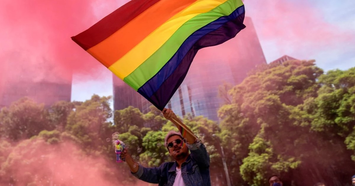 Juez concede amparo para destinar recursos para promover derechos a LGBT+