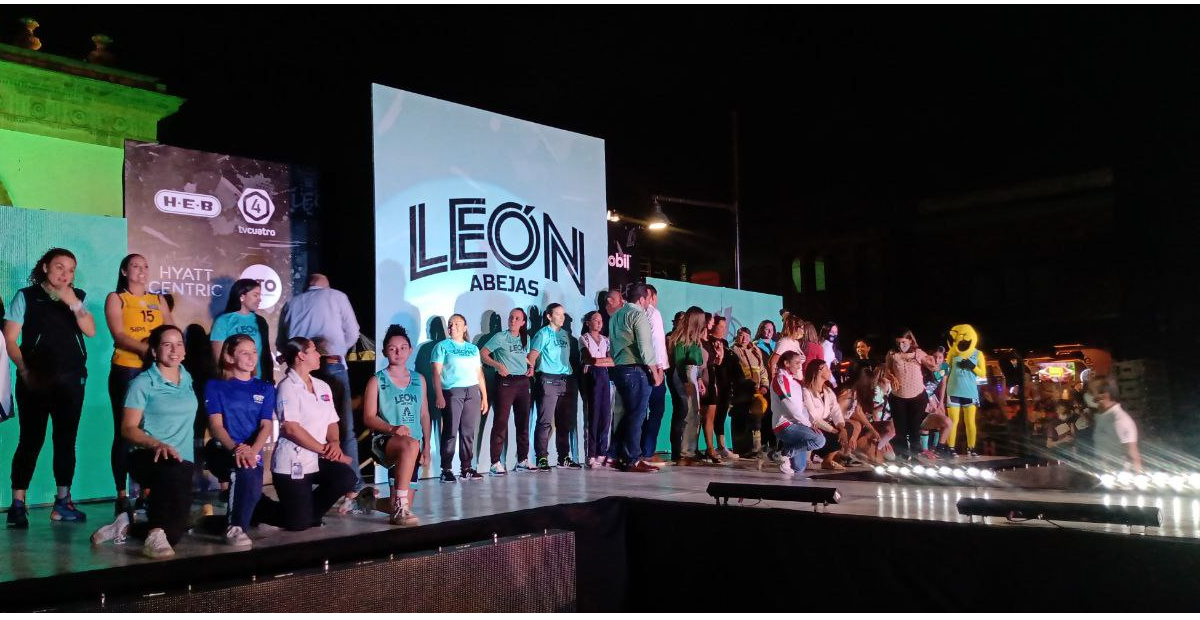 Abejas de León presenta a su equipo con su nueva ‘armadura’