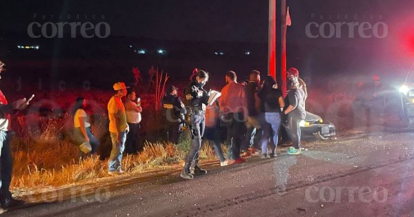 Choque de autos deja cinco niños y tres adultos heridos en Irapuato