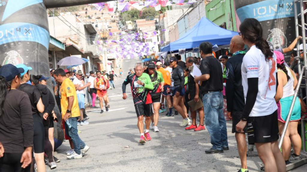 Acámbaro: Celebran la carrera de ‘La Bajada de Santa Cruz’