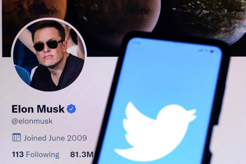 Elon Musk se echó a la bolsa a Twitter, llegan a acuerdo de compra por 44 mil mdp