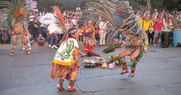 Danzantes inauguran los festejos a la Santa Cruz de Culiacán en Cortazar