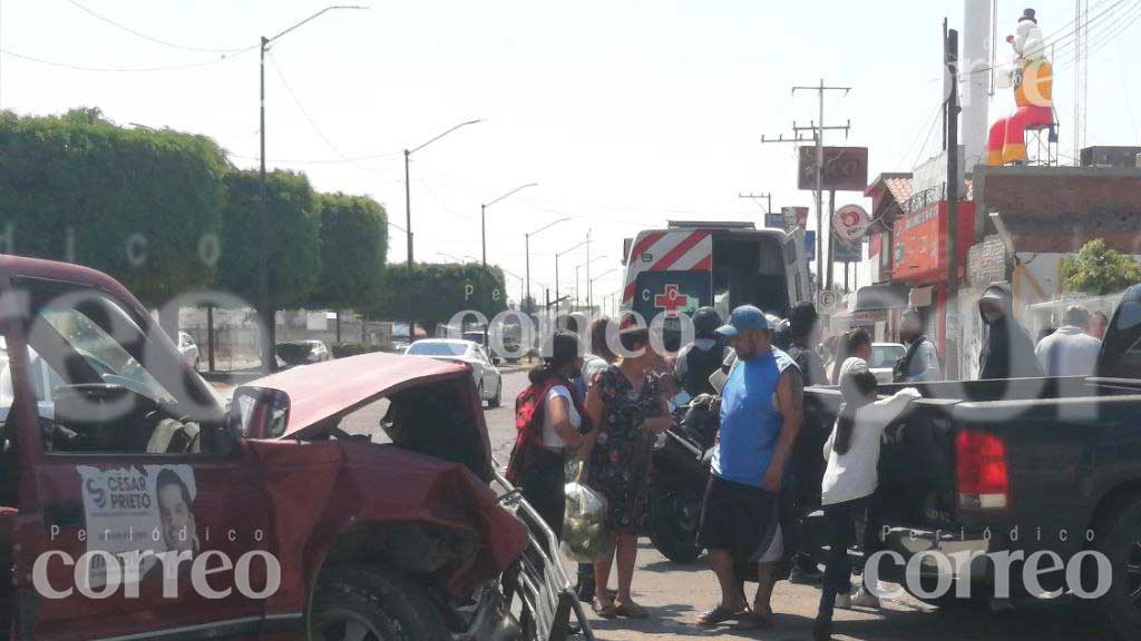 Choque en la Avenida Faja de Oro deja cuatro lesionados en Salamanca