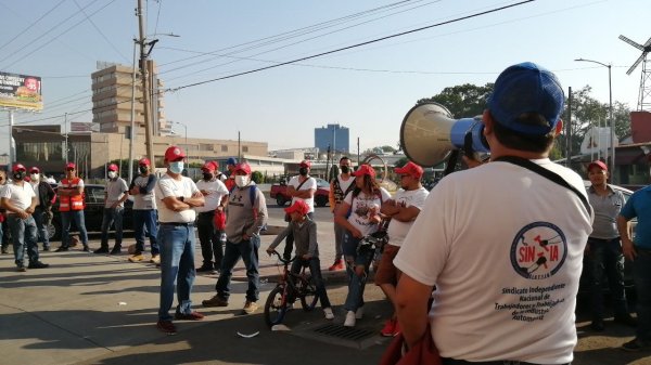 Empleados de GM piden aumento salarial, SINTTIA amenaza con huelga