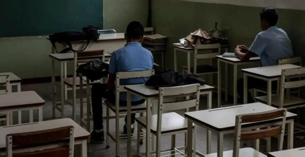 Falta de ingresos y conexión, las principales causas de deserción escolar en León: OCL