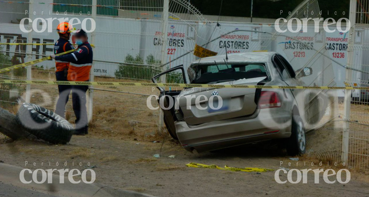 Fatal accidente en entrada a León deja una mujer sin vida y dos heridos