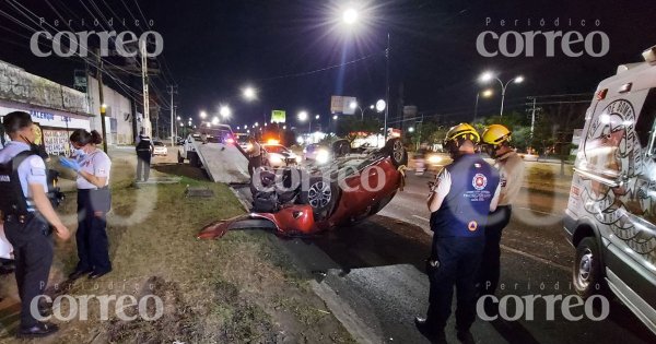 Accidente en libramiento de León deja tres personas lesionadas