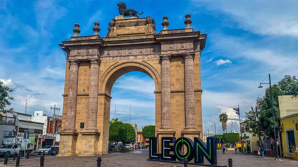 Aumenta llegada de turistas a León… pero se quedan por menos tiempo