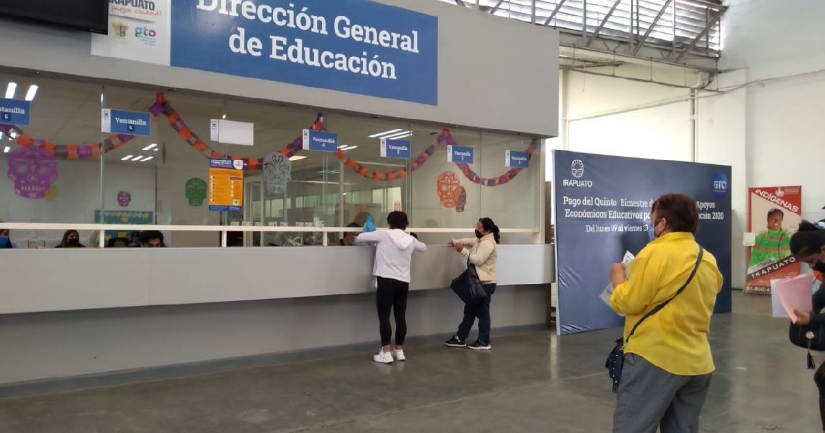 Regidora de Irapuato señala a la directora de Educación de usar becas para promoverse