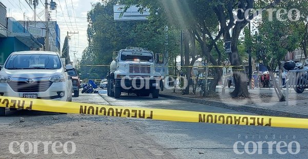 Muere motociclista tras ser arrollado por una pipa de agua en León