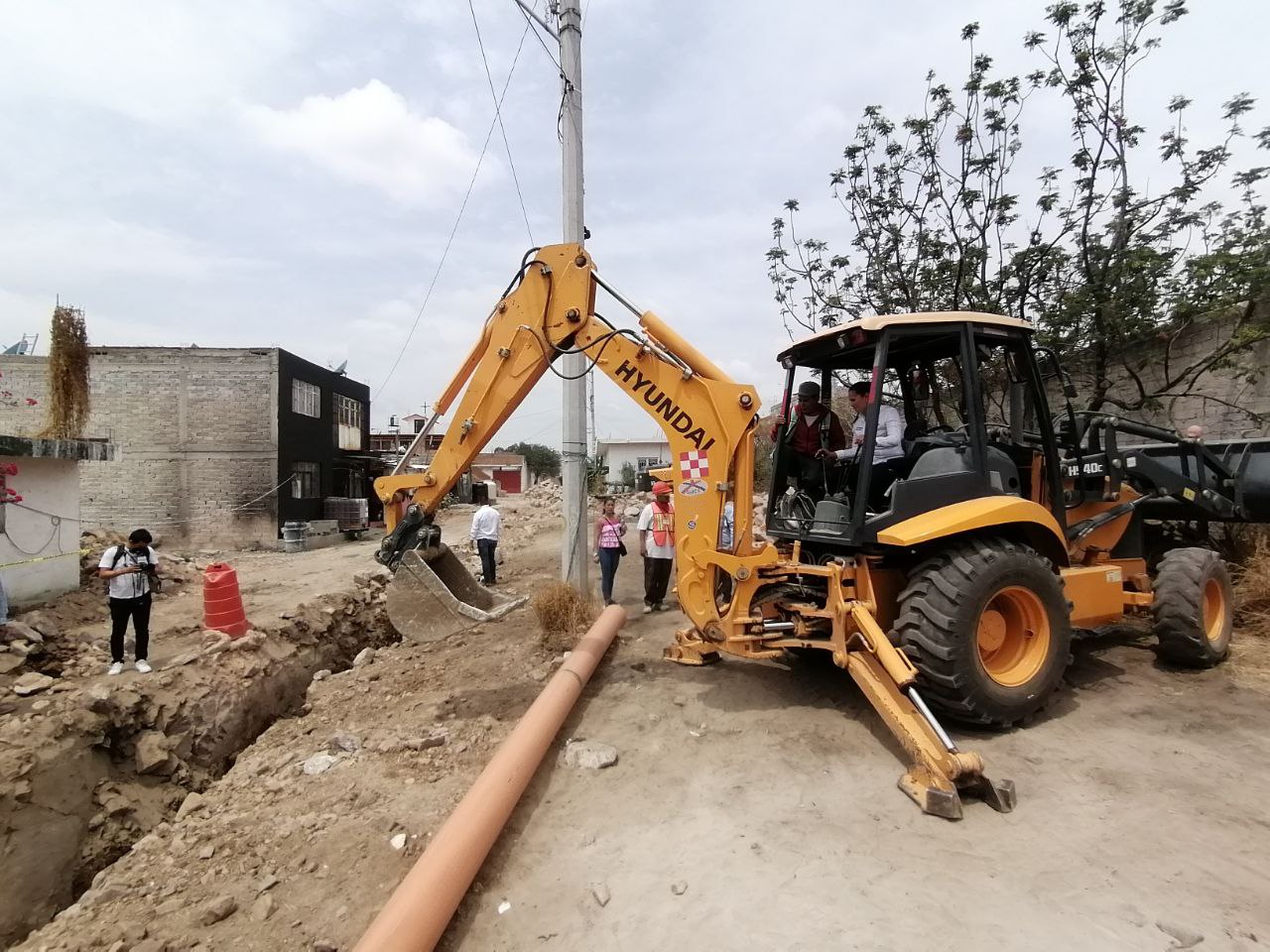 Tras décadas de espera, por fin llevarán agua potable a Barranca de Venaderos en León