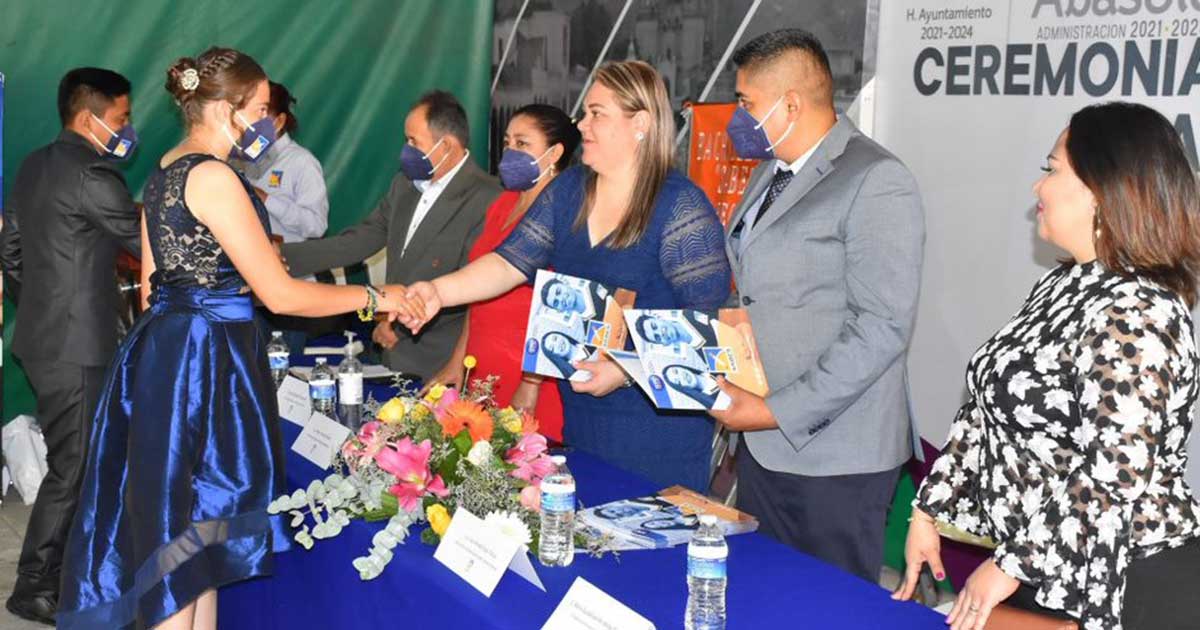 SABES Abasolo celebra graduación de la Generación 2019-2022