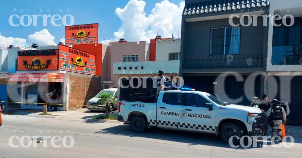 Atacan a carnicero cuando abría su negocio en Colinas de Plata, León