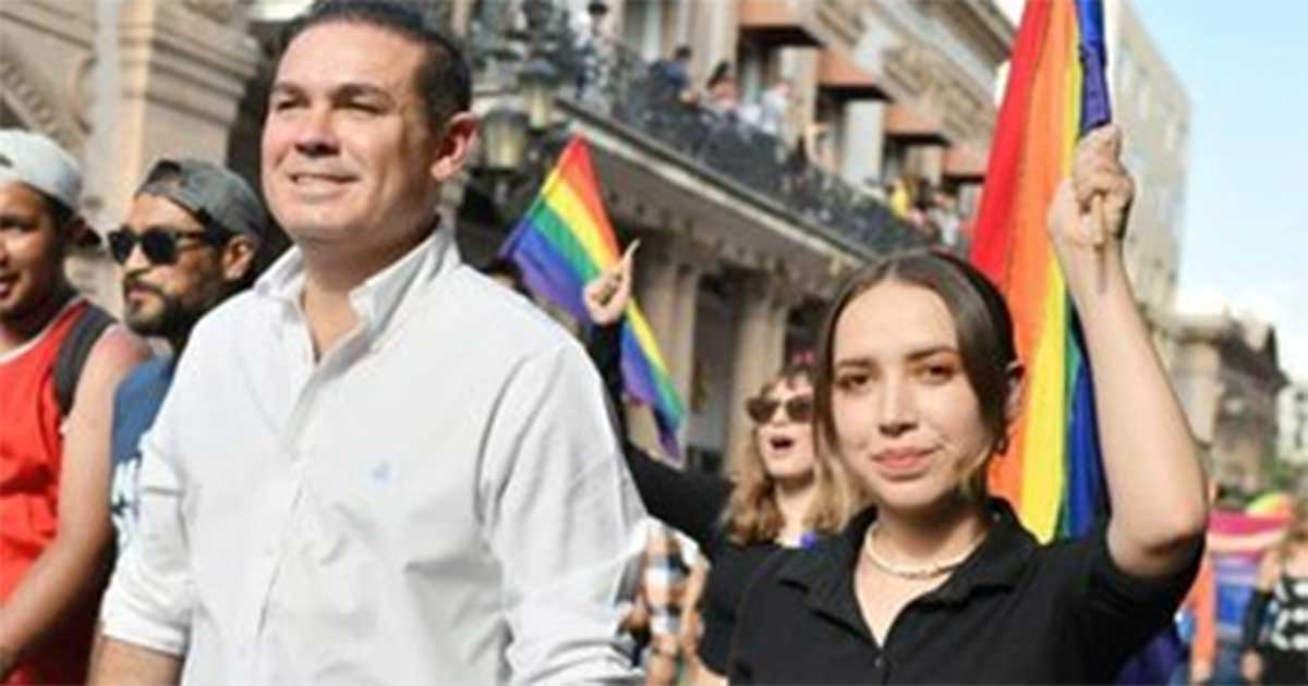 Navarro le ‘coquetea’ a la comunidad LGBTQ+; acuden al Pride León 2022