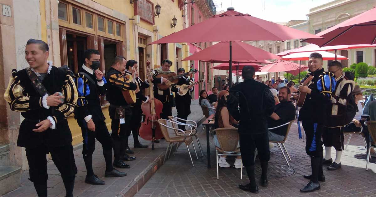 Estudiantinas de Guanajuato: de tradición a un producto turístico más