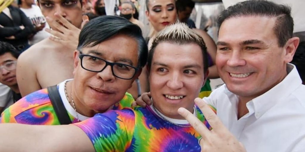 Alejandro Navarro niega oportunismo por acudir a marcha del orgullo LGBTQ+ en León