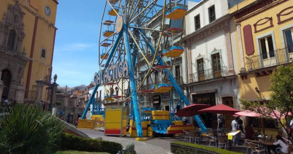 Guanajuato: Regidor pide a Navarro retirar la rueda de la fortuna inmediatamente