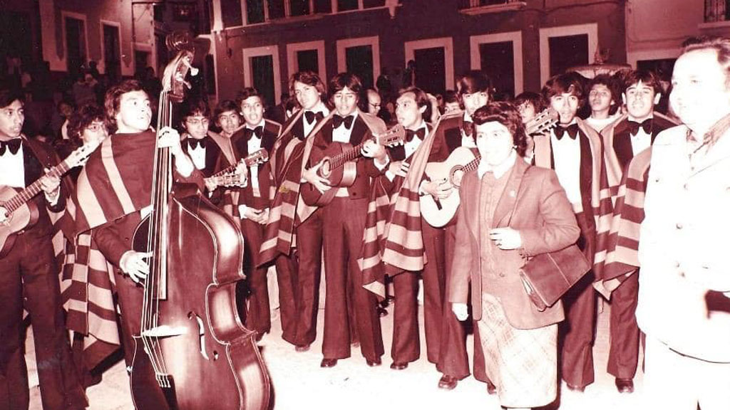 Hace medio siglo, una rondalla en Guanajuato conquistó a la Reina Isabel II