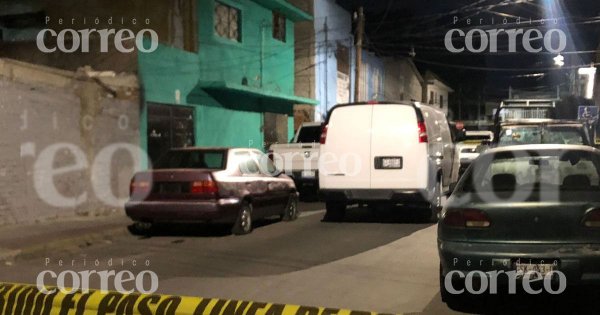 A puñaladas, asesinan a conocido ladrón en la Popular Anaya de León