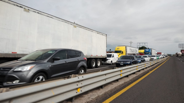 Saturación de vehículos en Guanajuato ‘desquicia’ tránsito local; hay más de 2 millones circulando