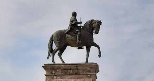 Estandarte de la Virgen de Guadalupe de Miguel Hidalgo regresó a su monumento en Acámbaro