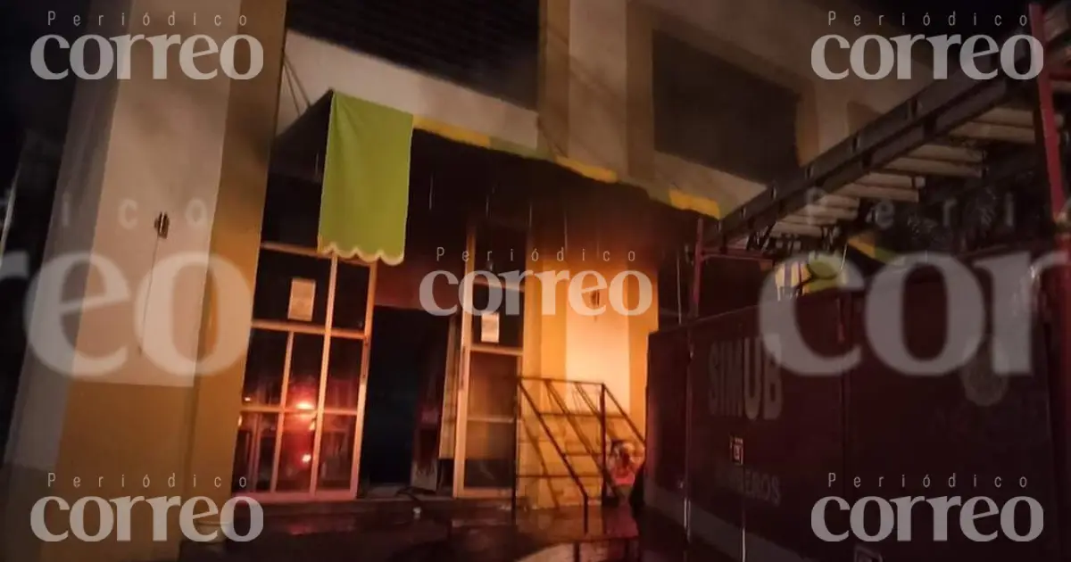 Incendio sorprende a El Manantial de Guanajuato, se quema tiendita