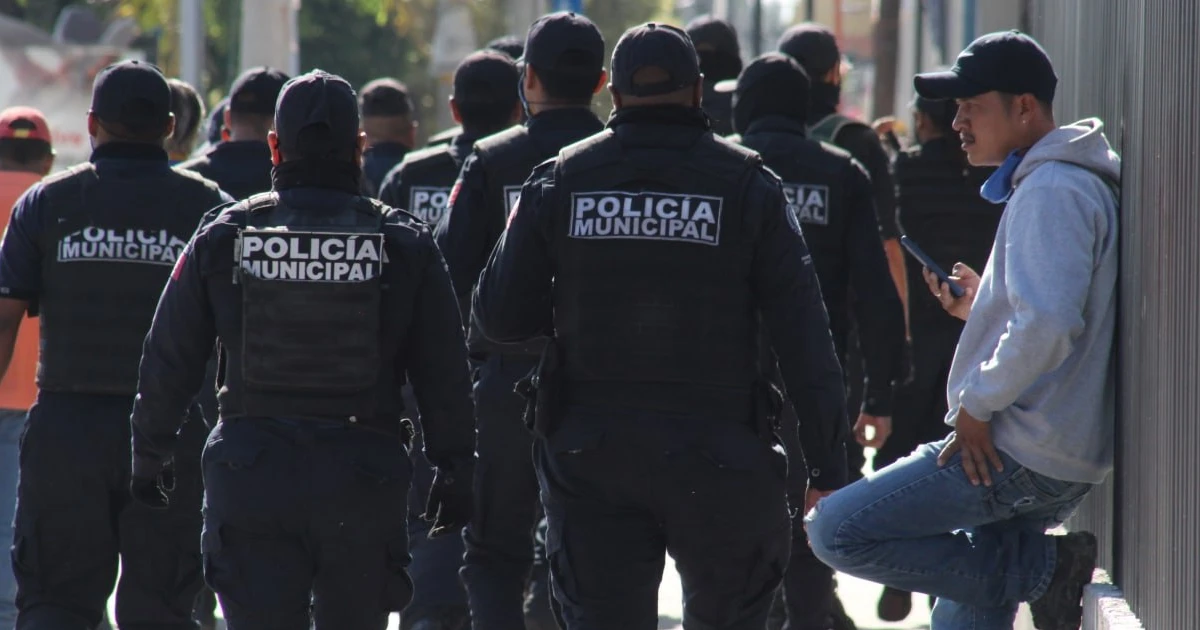 Obispo pide trato humano y seguimiento para los policías despedidos en Celaya