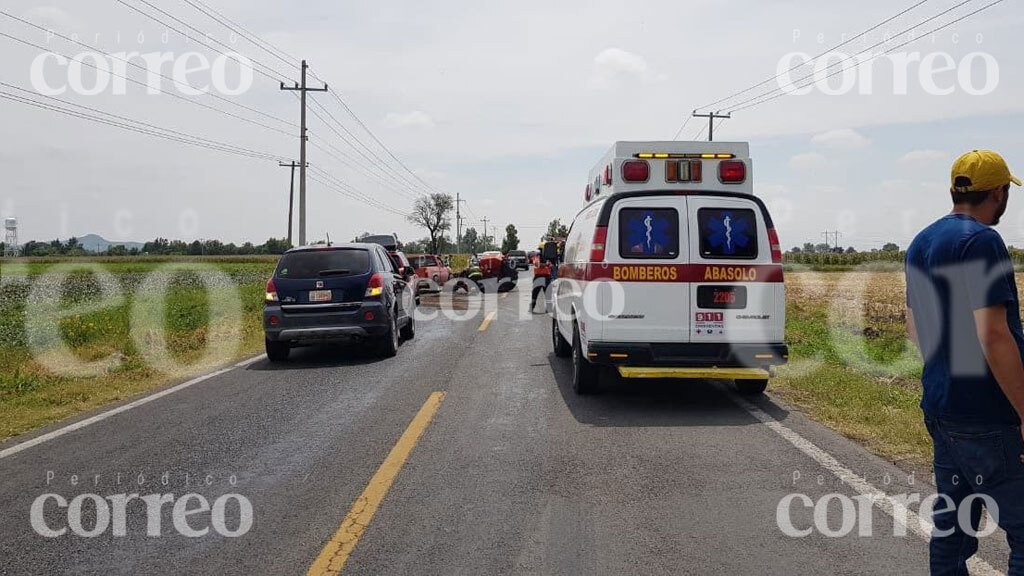 Otro aparatoso accidente en León; Mustang se estampa en Vasco de Quiroga