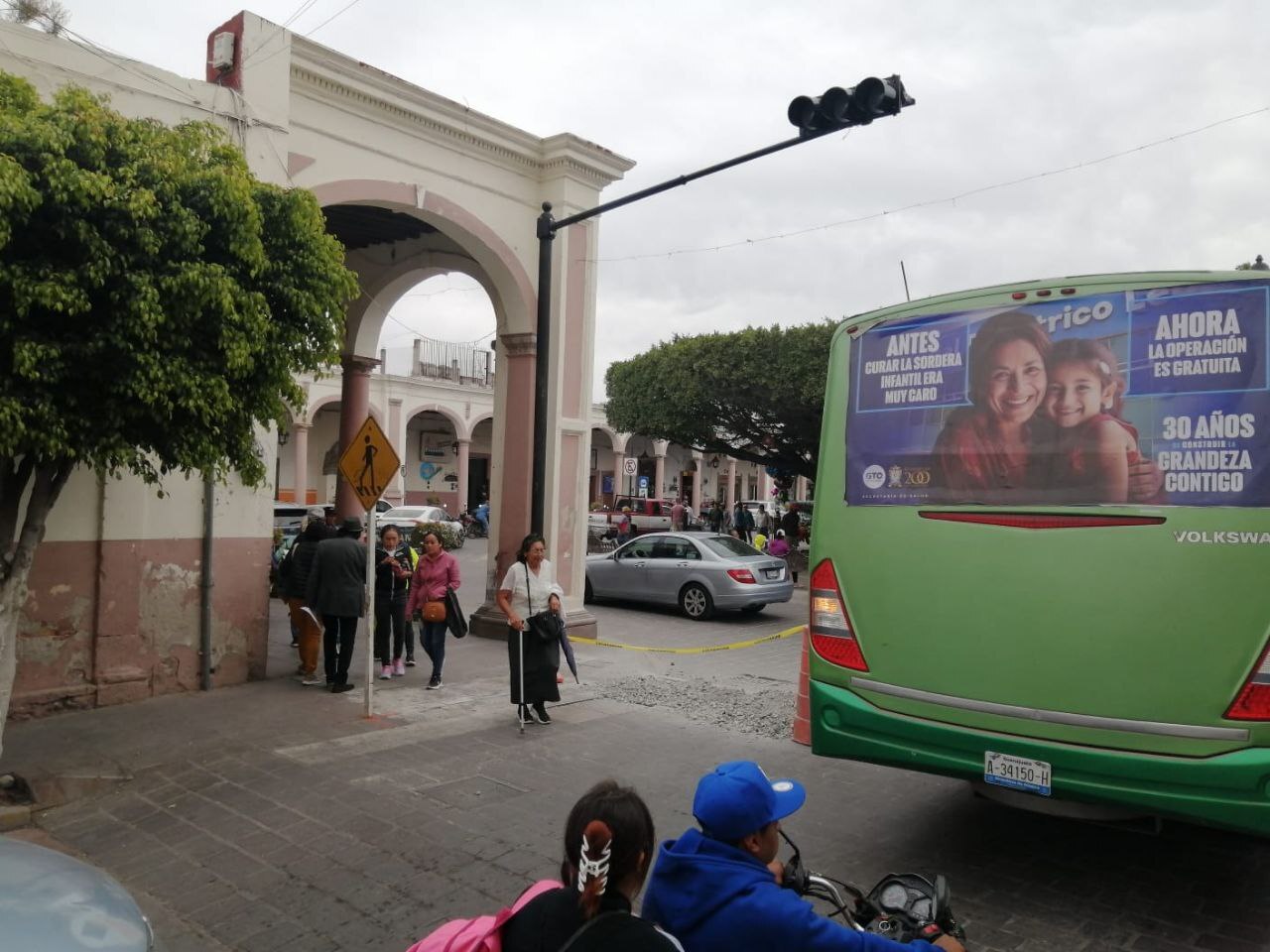 En Apaseo el Grande ya tienen semáforos, pero no reglas de tránsito para su uso 