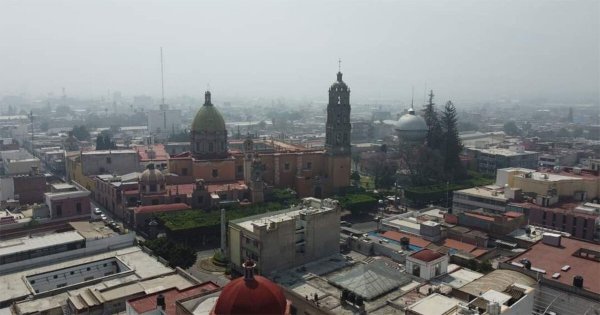 Por segundo día, persiste mala calidad del aire en Celaya tras incendio de basurero en Apaseo el Grande 