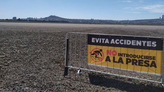 Van seis personas rescatadas del lodo de Presa del Palote; advierten no entrar a ruinas 