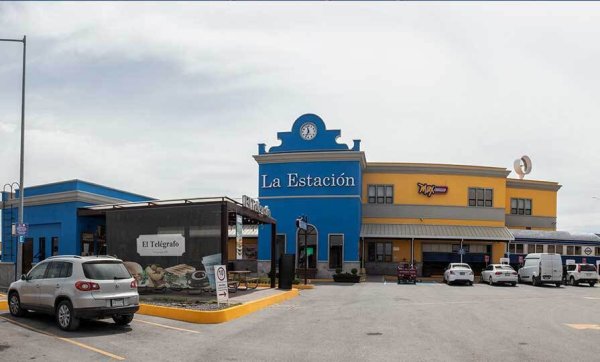 Accidente en gasolinera La Estación, San Luis de la Paz deja a una persona herida; el responsable se dio a la fuga 