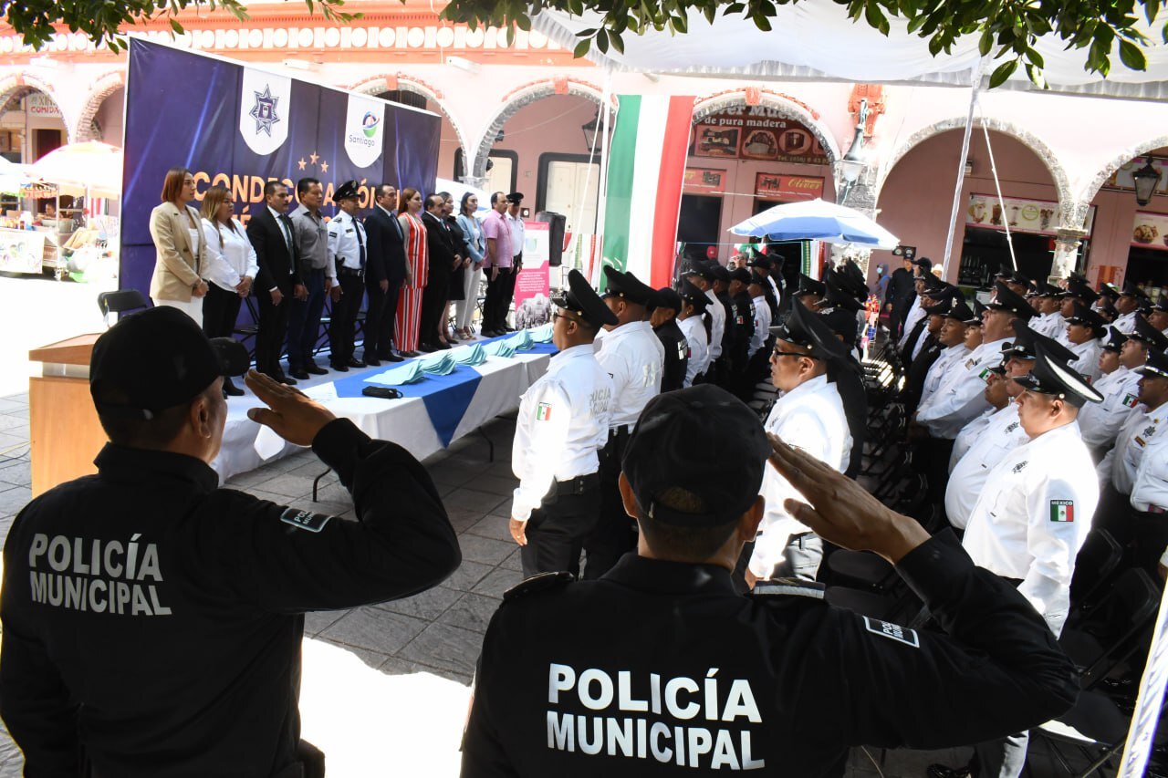 En Valle de Santiago reconocen a elementos de Seguridad Pública por su destacada labor