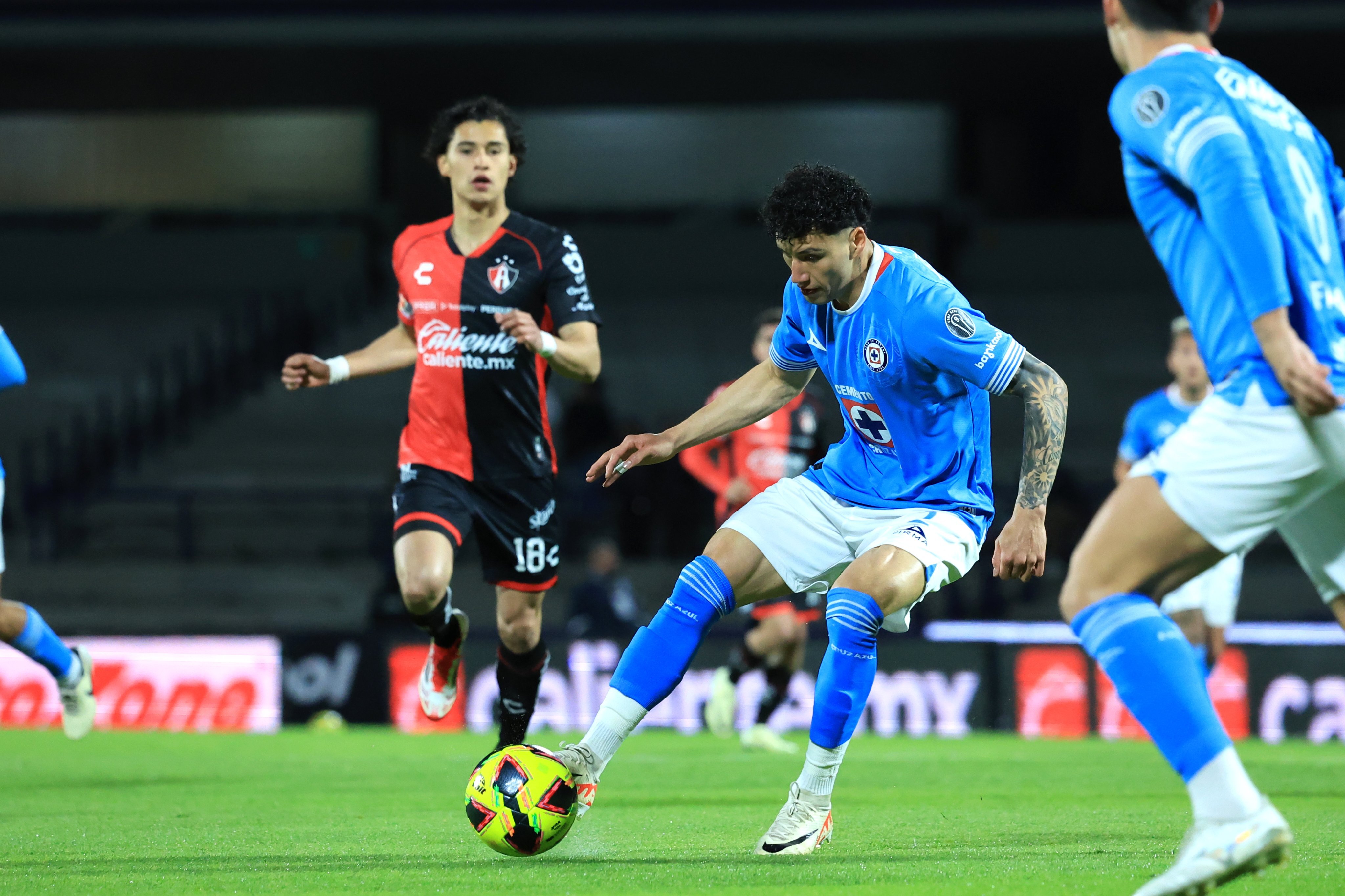 Cruz Azul empata con Atlas en su debut como local en el Estadio Olímpico Universitario